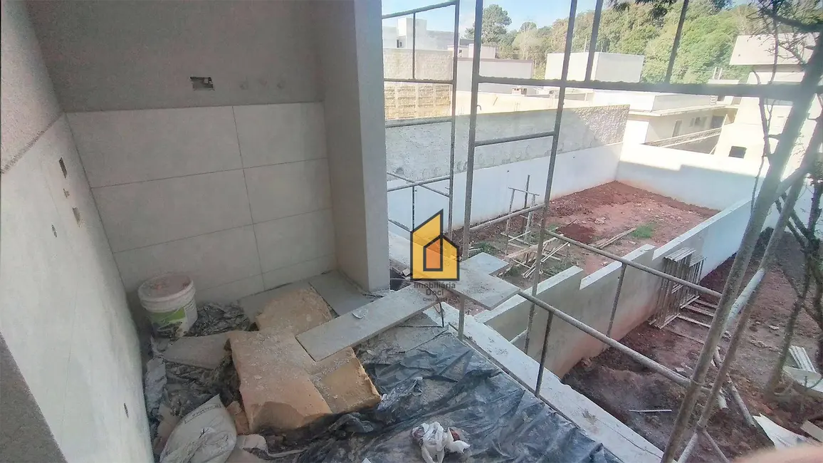 Sobrado com 3 quartos à venda, 149m2 em Costeira, Araucaria - PR - imagem 8 Foto 8 de Sobrado com 3 quartos à venda, 149m2 em Costeira, Araucaria - PR