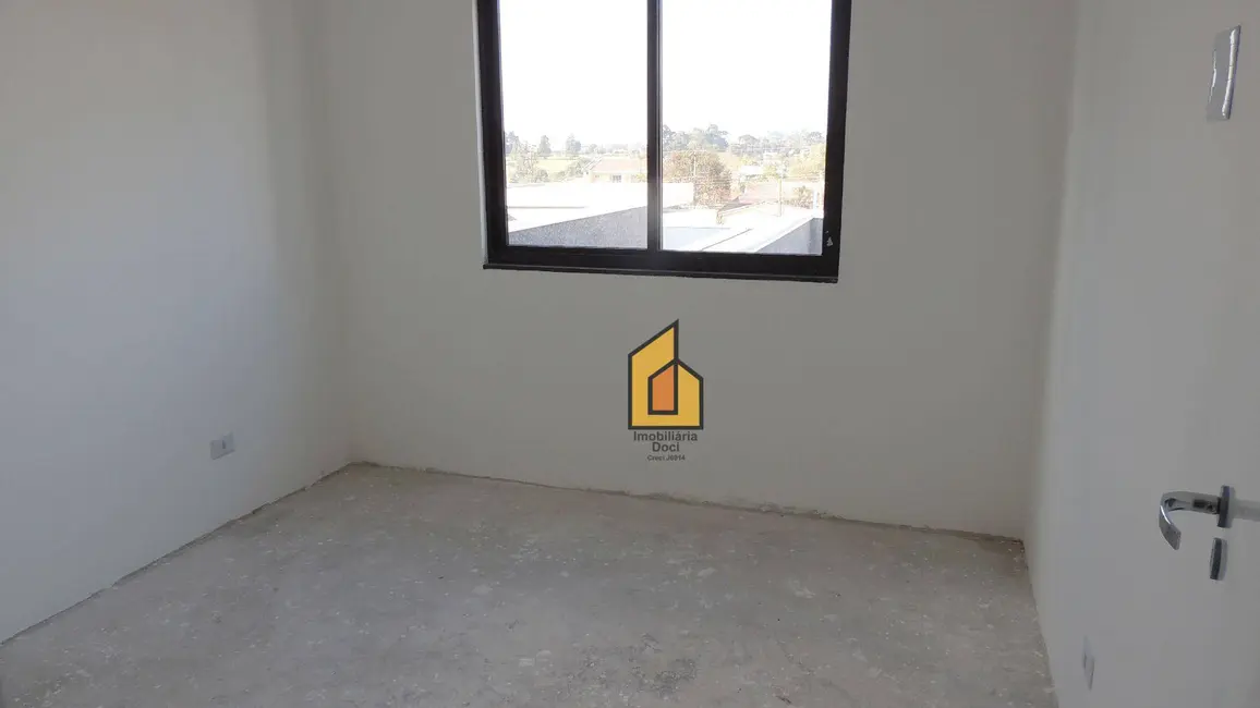 Sobrado com 3 quartos à venda, 180m2 em Fazenda Velha, Araucaria - PR - imagem 8 Foto 8 de Sobrado com 3 quartos à venda, 180m2 em Fazenda Velha, Araucaria - PR