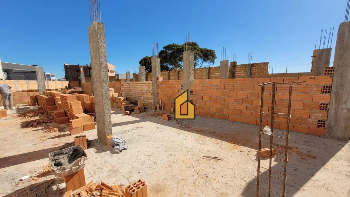 Sobrado com 3 quartos à venda, 219m2 em Iguaçu, Araucaria - PR - imagem 9 Foto 9 de Sobrado com 3 quartos à venda, 219m2 em Iguaçu, Araucaria - PR