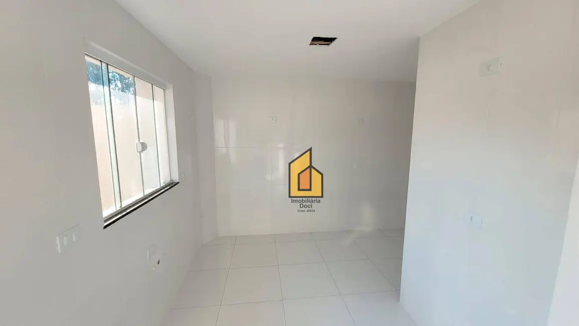 Sobrado com 3 quartos à venda, 110m2 em Costeira, Araucaria - PR - imagem 6 Foto 6 de Sobrado com 3 quartos à venda, 110m2 em Costeira, Araucaria - PR