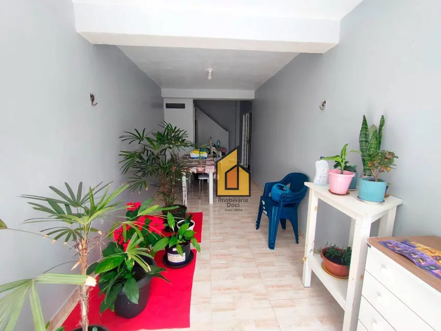 Sobrado com 3 quartos à venda, 240m2 em Fazenda Velha, Araucaria - PR - imagem 5 Foto 5 de Sobrado com 3 quartos à venda, 240m2 em Fazenda Velha, Araucaria - PR