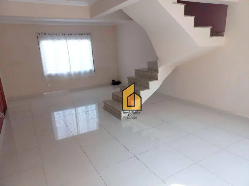 Sobrado com 3 quartos à venda, 144m2 em Iguaçu, Araucaria - PR - imagem 5 Foto 5 de Sobrado com 3 quartos à venda, 144m2 em Iguaçu, Araucaria - PR