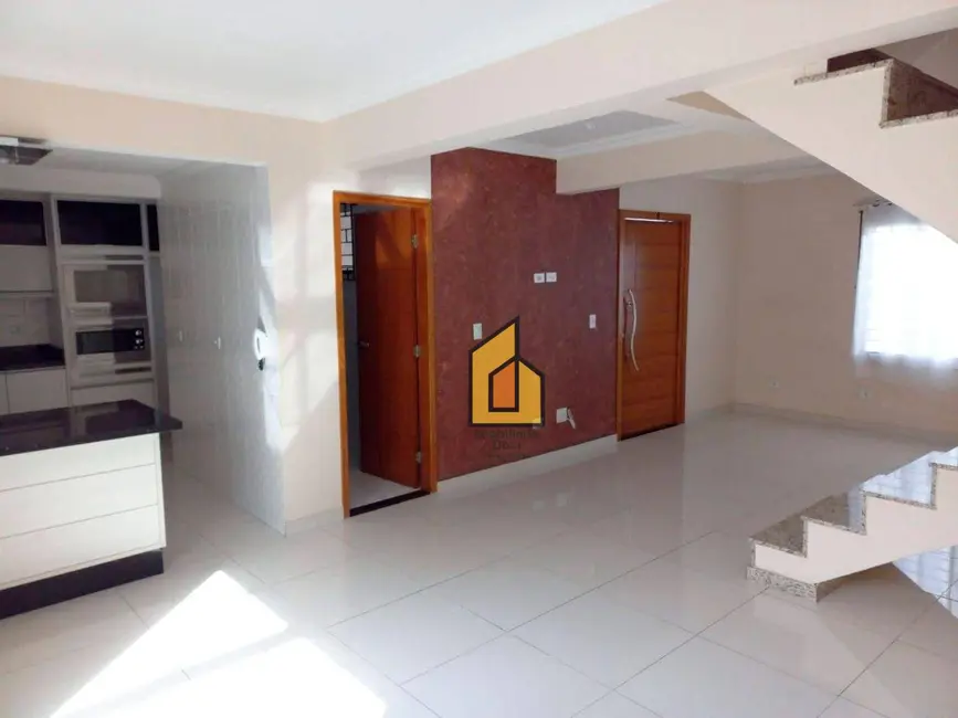 Sobrado com 3 quartos à venda, 144m2 em Iguaçu, Araucaria - PR - imagem 6 Foto 6 de Sobrado com 3 quartos à venda, 144m2 em Iguaçu, Araucaria - PR