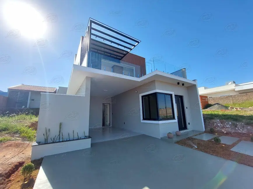Foto 1 de Casa com 3 quartos à venda, 139m2 em Itarare - SP