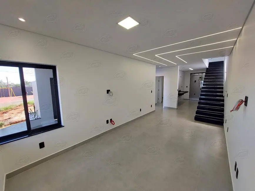 Foto 5 de Casa com 3 quartos à venda, 139m2 em Itarare - SP