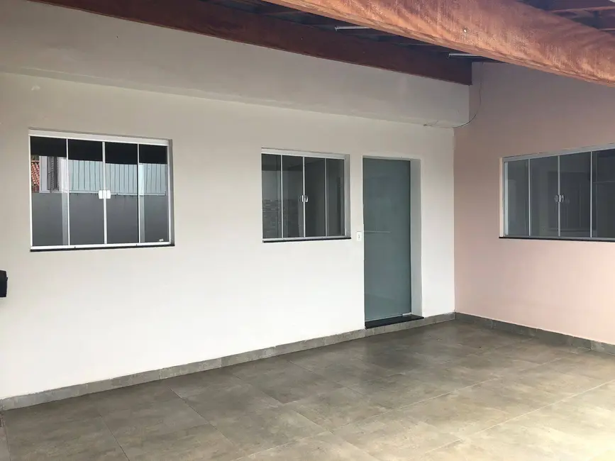 Foto 9 de Casa com 2 quartos à venda, 138m2 em Itarare - SP