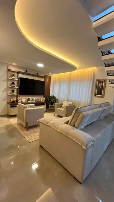 Foto 3 de Casa com 3 quartos à venda, 160m2 em Itarare - SP