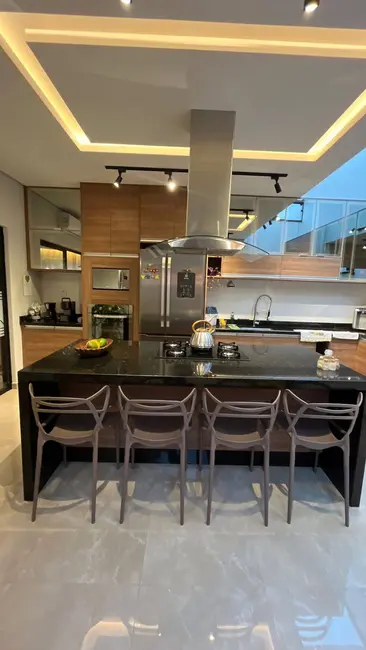 Foto 9 de Casa com 3 quartos à venda, 160m2 em Itarare - SP