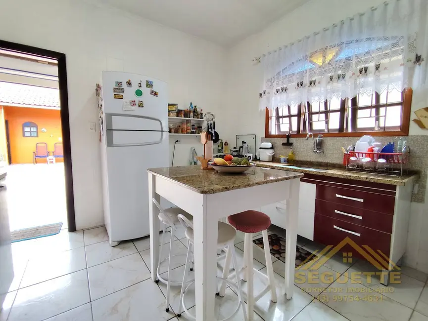Casa com 4 quartos à venda, 340m2 em Bertioga - SP - imagem 3 Foto 3 de Casa com 4 quartos à venda, 340m2 em Bertioga - SP