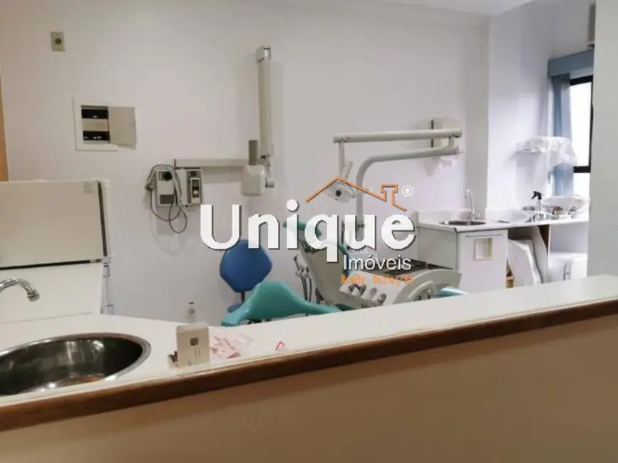 Sala Comercial à venda, 45m2 em Centro, Cabo Frio - RJ - imagem 5 Foto 5 de Sala Comercial à venda, 45m2 em Centro, Cabo Frio - RJ