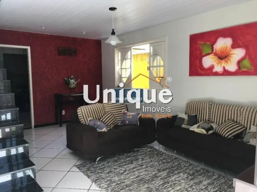 Foto 5 de Casa com 3 quartos à venda, 180m2 em Parque Burle, Cabo Frio - RJ