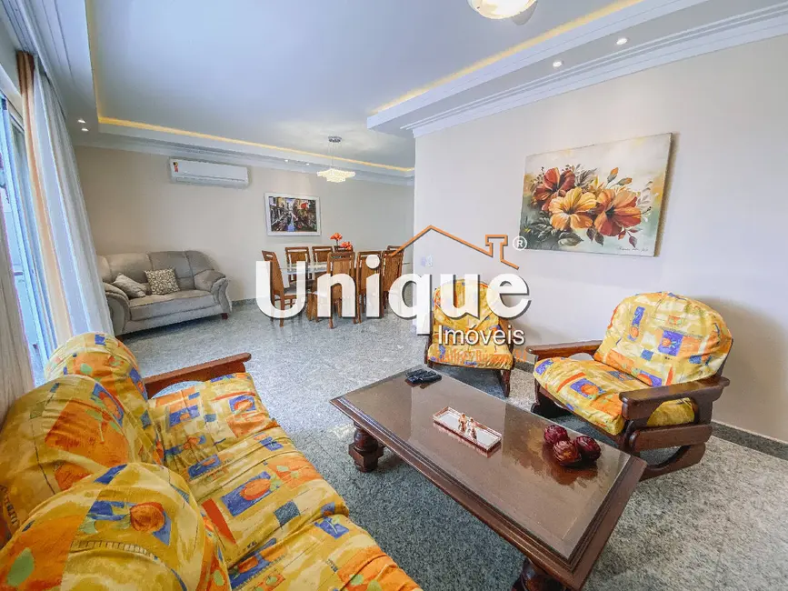 Apartamento com 4 quartos à venda, 180m2 em Centro, Cabo Frio - RJ - imagem 3 Foto 3 de Apartamento com 4 quartos à venda, 180m2 em Centro, Cabo Frio - RJ