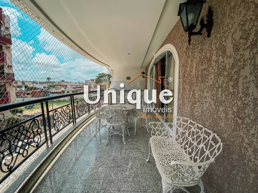 Foto 1 de Apartamento com 4 quartos à venda, 180m2 em Centro, Cabo Frio - RJ