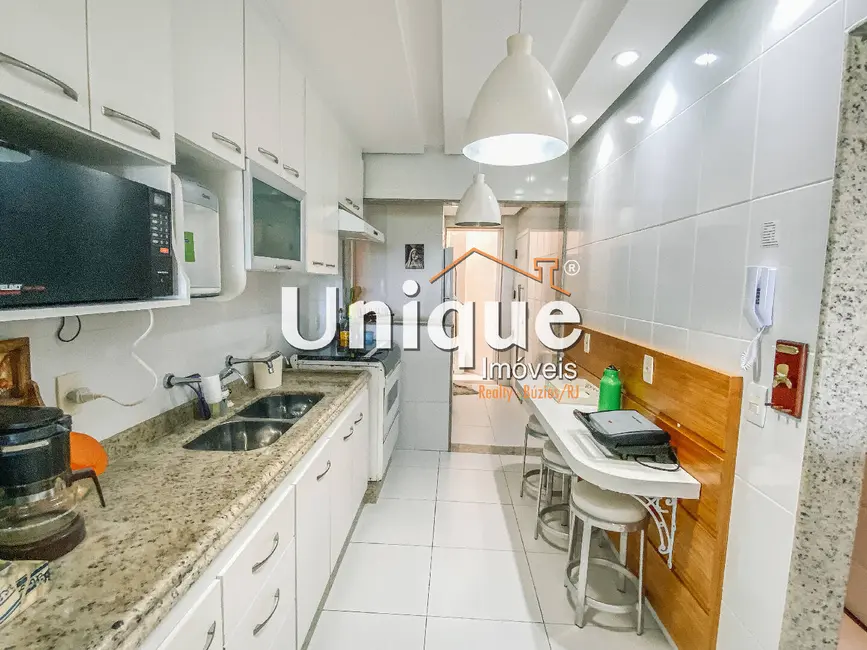 Apartamento com 3 quartos à venda, 110m2 em Vila Nova, Cabo Frio - RJ - imagem 4 Foto 4 de Apartamento com 3 quartos à venda, 110m2 em Vila Nova, Cabo Frio - RJ