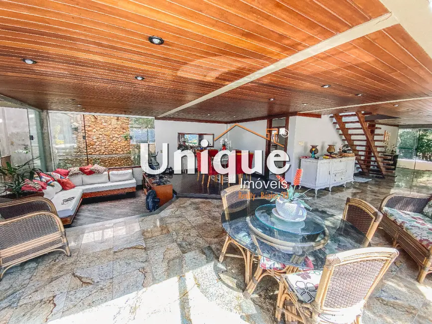 Casa com 5 quartos à venda, 370m2 em Boqueirão, Sao Pedro Da Aldeia - RJ - imagem 4 Foto 4 de Casa com 5 quartos à venda, 370m2 em Boqueirão, Sao Pedro Da Aldeia - RJ