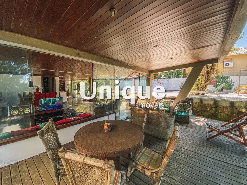 Casa com 5 quartos à venda, 370m2 em Boqueirão, Sao Pedro Da Aldeia - RJ - imagem 6 Foto 6 de Casa com 5 quartos à venda, 370m2 em Boqueirão, Sao Pedro Da Aldeia - RJ