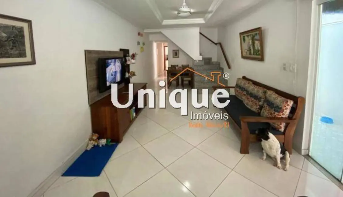 Foto 3 de Casa com 4 quartos à venda, 130m2 em Parque Burle, Cabo Frio - RJ