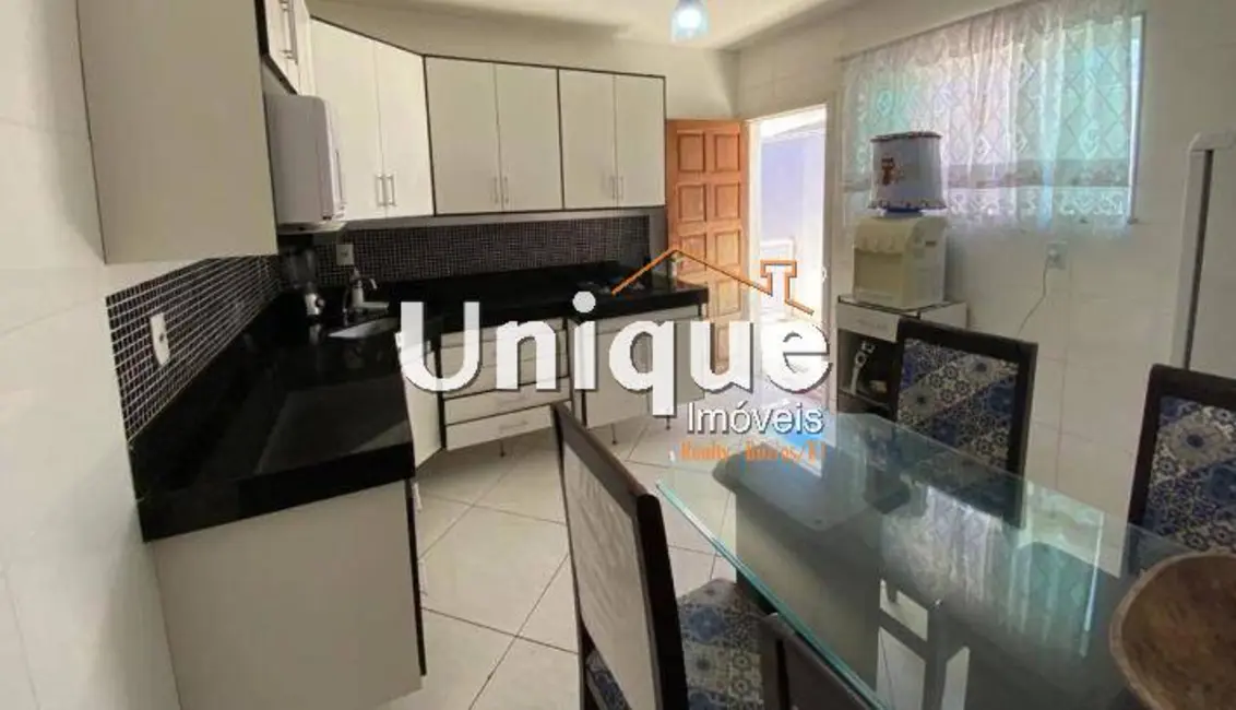 Foto 6 de Casa com 4 quartos à venda, 130m2 em Parque Burle, Cabo Frio - RJ