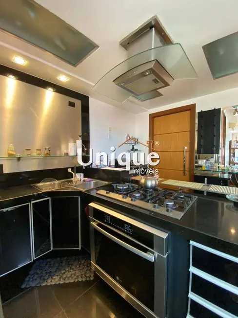 Cobertura com 3 quartos à venda, 175m2 em Centro, Cabo Frio - RJ - imagem 8 Foto 8 de Cobertura com 3 quartos à venda, 175m2 em Centro, Cabo Frio - RJ