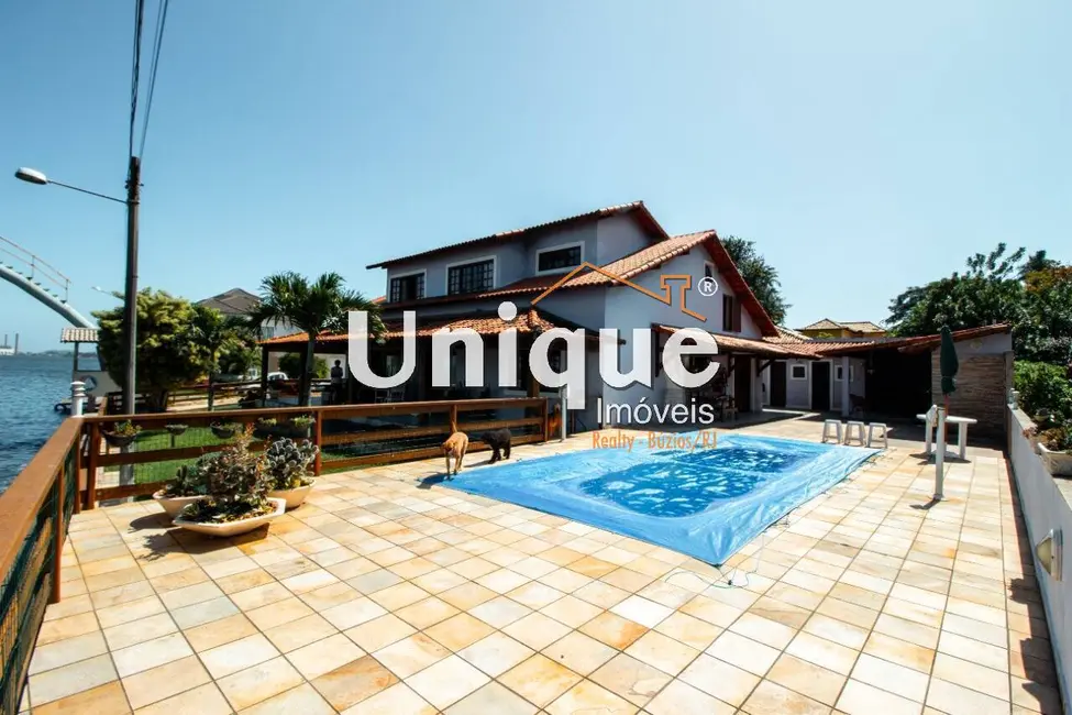 Foto 1 de Casa com 4 quartos à venda, 500m2 em Praia do Siqueira, Cabo Frio - RJ
