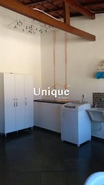 Casa com 3 quartos à venda, 180m2 em Jardim Caiçara, Cabo Frio - RJ - imagem 4 Foto 4 de Casa com 3 quartos à venda, 180m2 em Jardim Caiçara, Cabo Frio - RJ