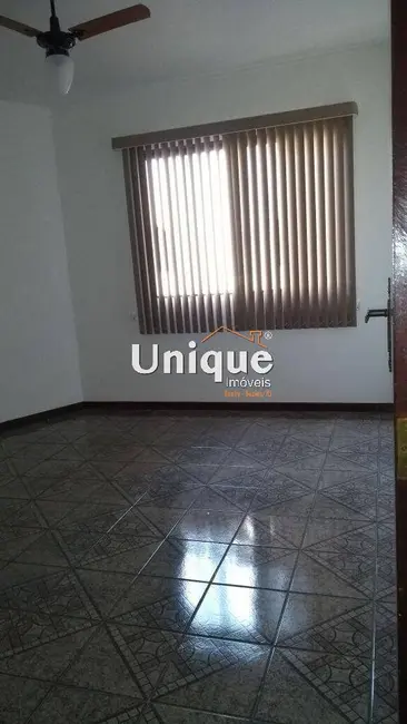 Casa com 3 quartos à venda, 180m2 em Jardim Caiçara, Cabo Frio - RJ - imagem 9 Foto 9 de Casa com 3 quartos à venda, 180m2 em Jardim Caiçara, Cabo Frio - RJ