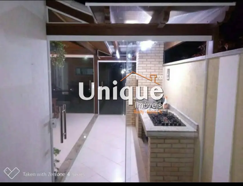 Foto 9 de Casa com 3 quartos à venda, 360m2 em Cabo Frio - RJ