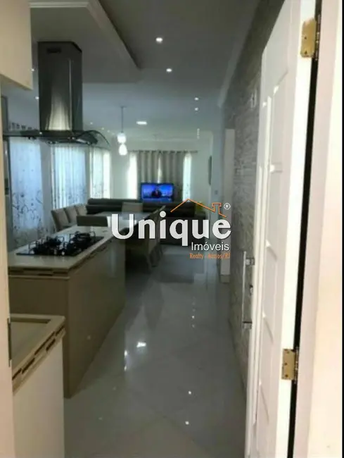 Foto 4 de Casa com 3 quartos à venda, 360m2 em Cabo Frio - RJ