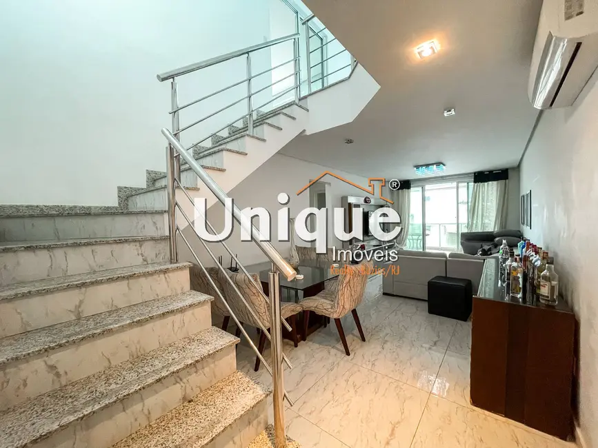 Foto 2 de Cobertura com 4 quartos à venda, 240m2 em Braga, Cabo Frio - RJ