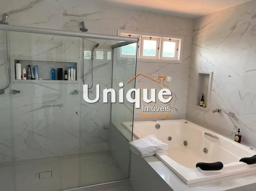 Casa com 5 quartos à venda, 470m2 em São Bento, Cabo Frio - RJ - imagem 8 Foto 8 de Casa com 5 quartos à venda, 470m2 em São Bento, Cabo Frio - RJ