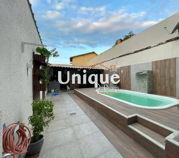 Foto 1 de Casa com 5 quartos à venda, 180m2 em Portinho, Cabo Frio - RJ
