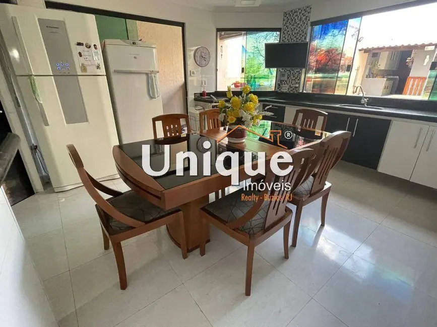 Foto 8 de Casa com 5 quartos à venda, 180m2 em Portinho, Cabo Frio - RJ