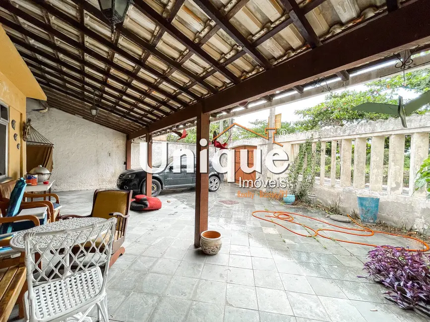 Foto 2 de Casa com 6 quartos à venda, 280m2 em Braga, Cabo Frio - RJ