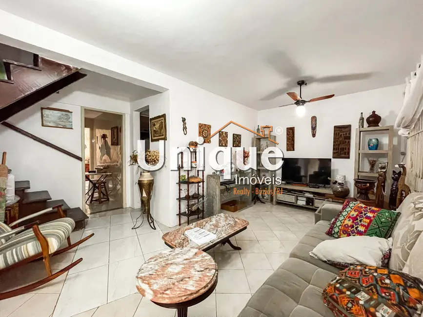 Foto 3 de Casa com 6 quartos à venda, 280m2 em Braga, Cabo Frio - RJ