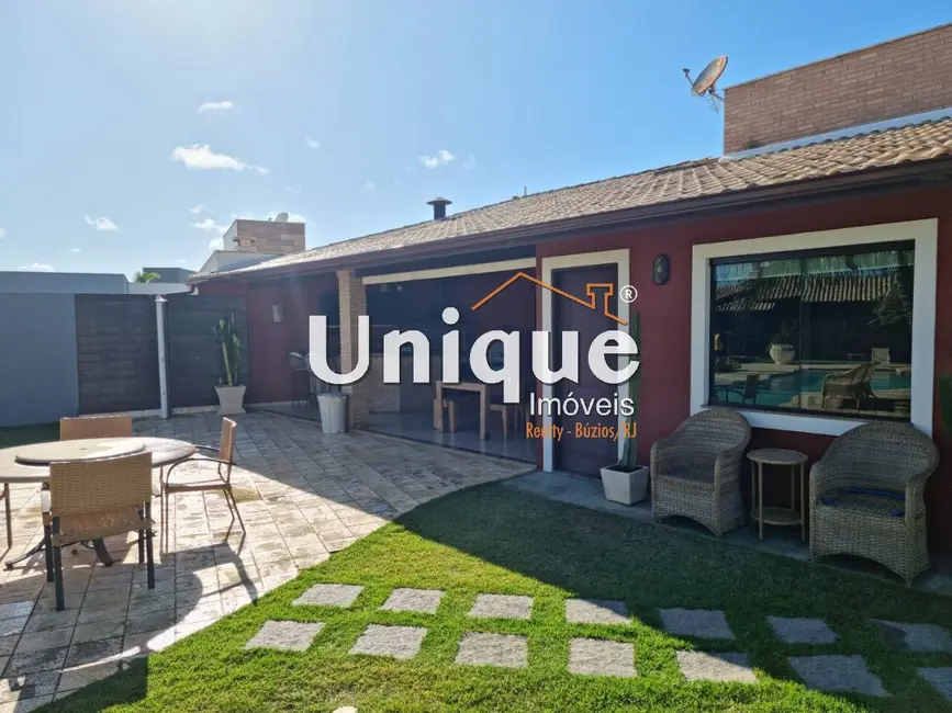 Casa com 4 quartos à venda, 900m2 em Estação, Sao Pedro Da Aldeia - RJ - imagem 4 Foto 4 de Casa com 4 quartos à venda, 900m2 em Estação, Sao Pedro Da Aldeia - RJ