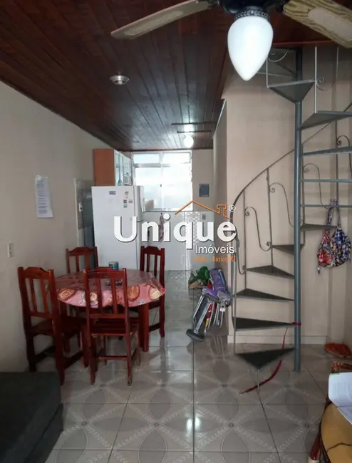 Casa com 2 quartos à venda, 70m2 em Peró, Cabo Frio - RJ - imagem 3 Foto 3 de Casa com 2 quartos à venda, 70m2 em Peró, Cabo Frio - RJ