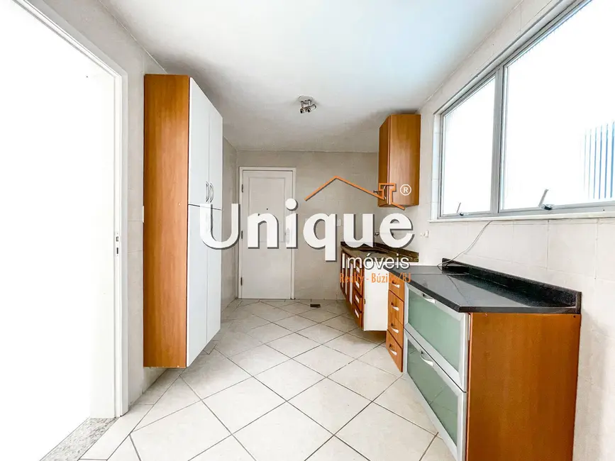 Cobertura com 4 quartos à venda, 180m2 em Algodoal, Cabo Frio - RJ - imagem 5 Foto 5 de Cobertura com 4 quartos à venda, 180m2 em Algodoal, Cabo Frio - RJ