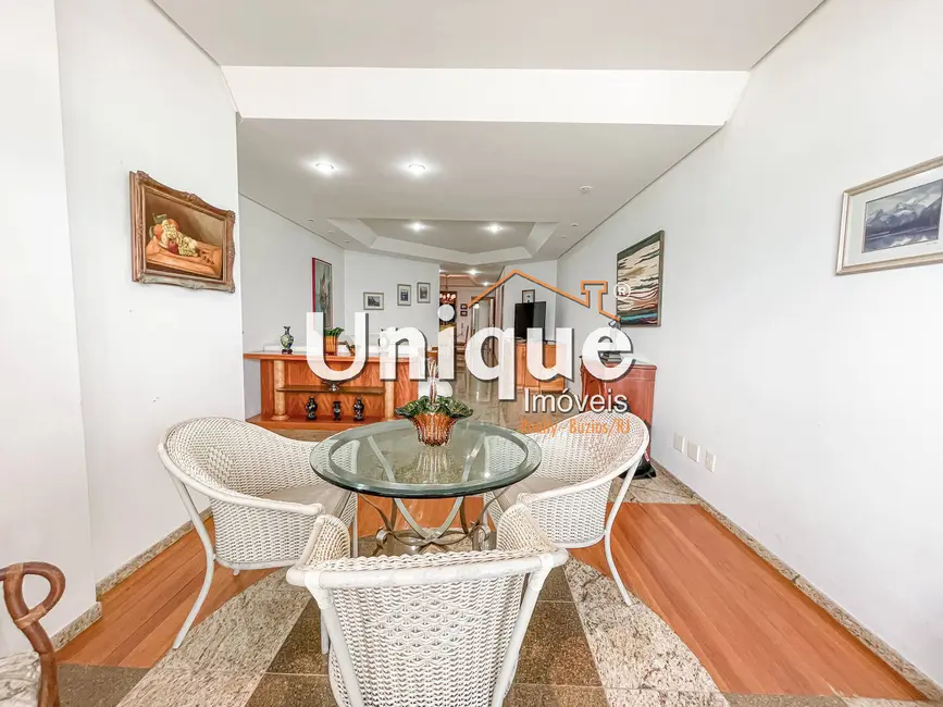 Apartamento com 4 quartos à venda, 250m2 em Centro, Cabo Frio - RJ - imagem 4 Foto 4 de Apartamento com 4 quartos à venda, 250m2 em Centro, Cabo Frio - RJ