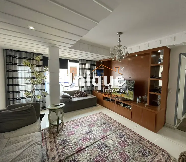 Casa com 4 quartos à venda, 280m2 em Jardim Excelsior, Cabo Frio - RJ - imagem 8 Foto 8 de Casa com 4 quartos à venda, 280m2 em Jardim Excelsior, Cabo Frio - RJ