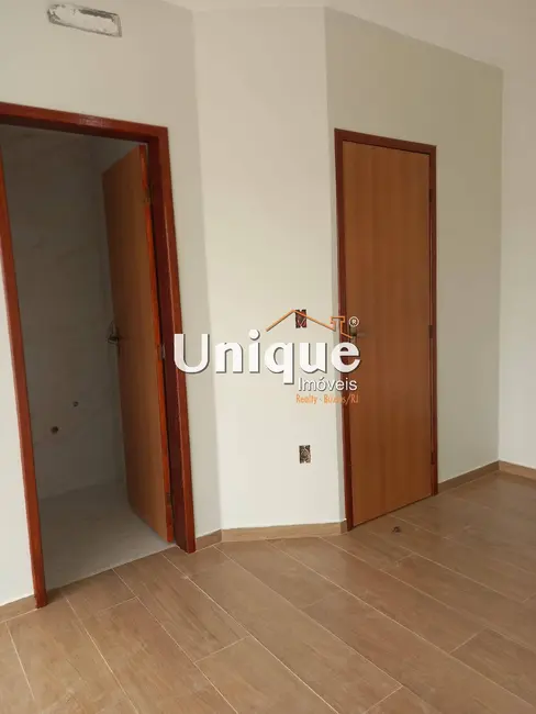 Casa com 4 quartos à venda, 130m2 em Portinho, Cabo Frio - RJ - imagem 8 Foto 8 de Casa com 4 quartos à venda, 130m2 em Portinho, Cabo Frio - RJ