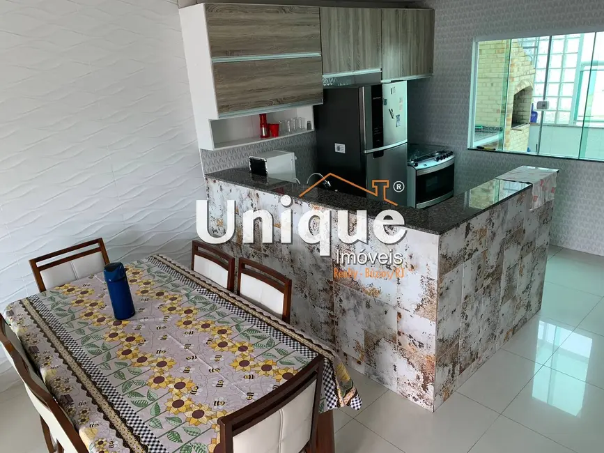 Foto 6 de Casa com 4 quartos à venda, 180m2 em Cabo Frio - RJ