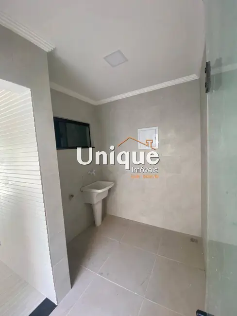 Foto 6 de Casa com 4 quartos à venda, 137m2 em Cabo Frio - RJ