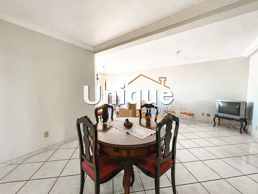 Apartamento com 3 quartos à venda, 210m2 em Vila Nova, Cabo Frio - RJ - imagem 2 Foto 2 de Apartamento com 3 quartos à venda, 210m2 em Vila Nova, Cabo Frio - RJ