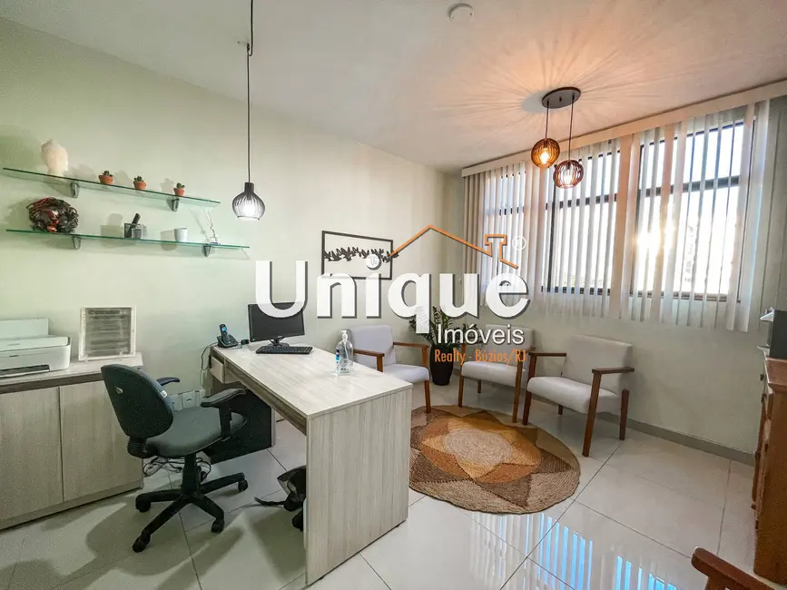 Sala Comercial à venda, 45m2 em Centro, Cabo Frio - RJ - imagem 2 Foto 2 de Sala Comercial à venda, 45m2 em Centro, Cabo Frio - RJ