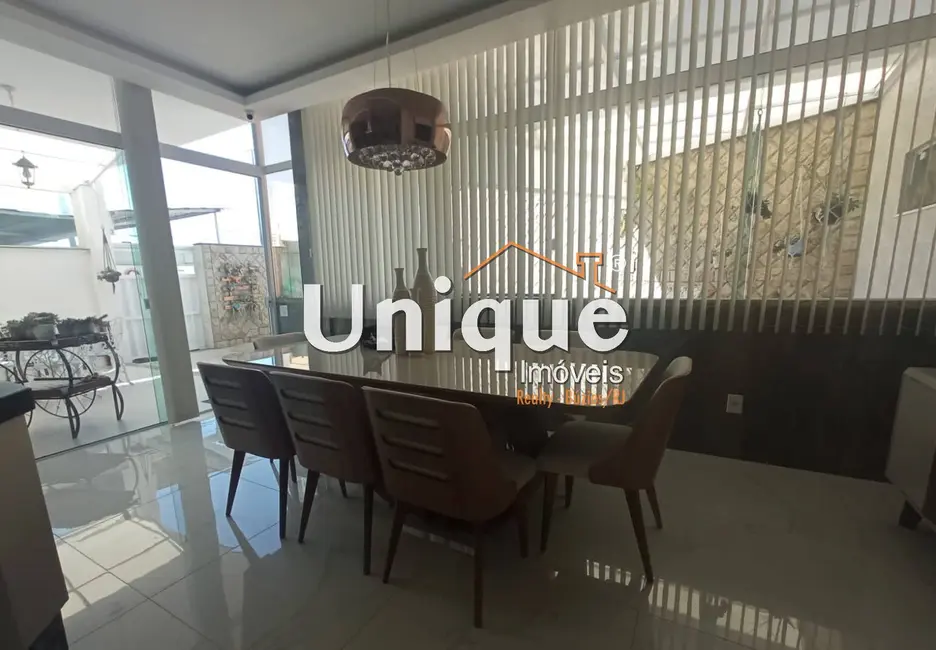 Foto 9 de Casa com 5 quartos à venda, 250m2 em Recanto das Dunas, Cabo Frio - RJ