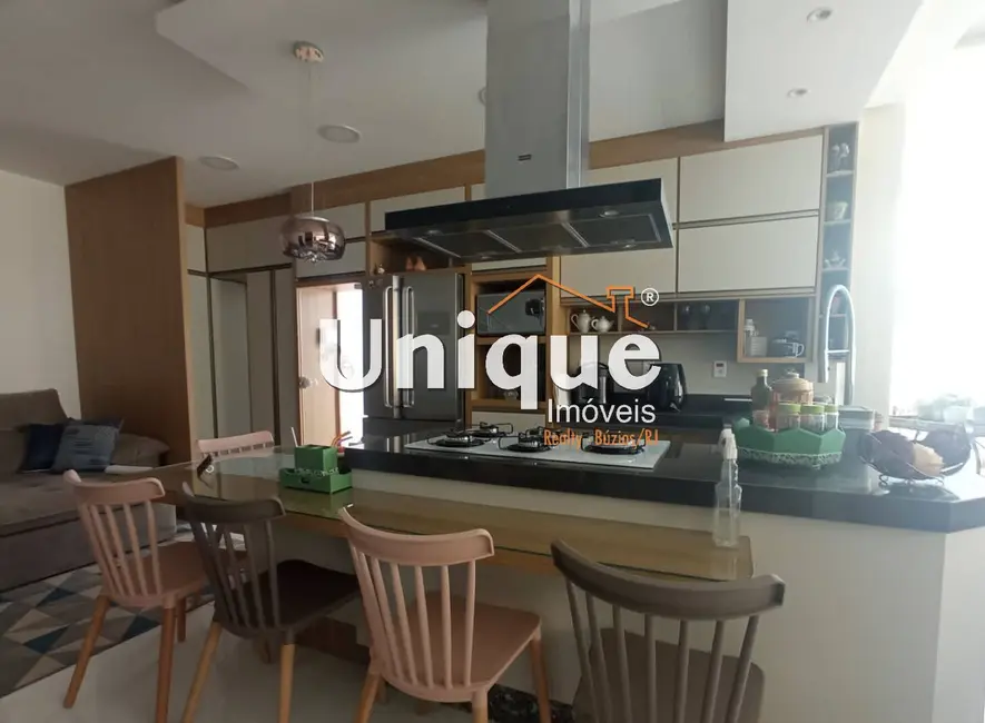 Foto 8 de Casa com 5 quartos à venda, 250m2 em Recanto das Dunas, Cabo Frio - RJ