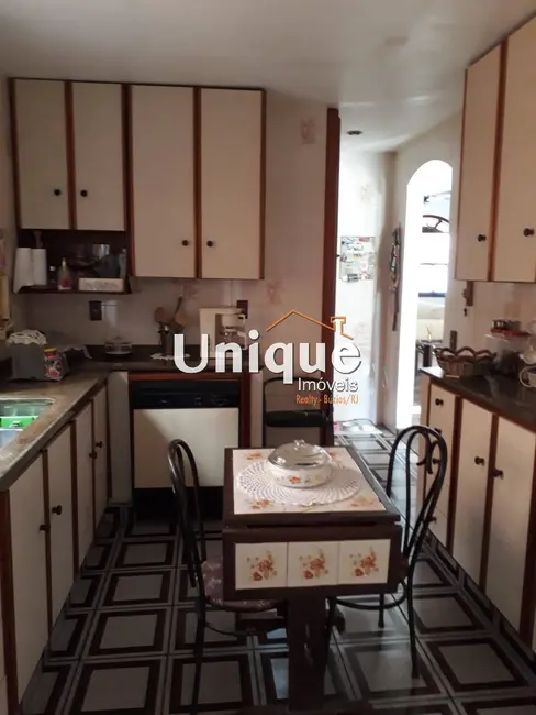 Casa com 5 quartos à venda, 320m2 em Centro, Cabo Frio - RJ - imagem 3 Foto 3 de Casa com 5 quartos à venda, 320m2 em Centro, Cabo Frio - RJ