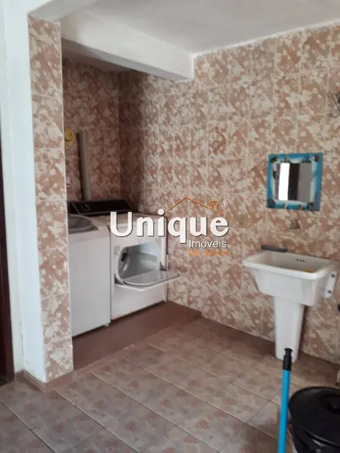 Casa com 5 quartos à venda, 320m2 em Centro, Cabo Frio - RJ - imagem 8 Foto 8 de Casa com 5 quartos à venda, 320m2 em Centro, Cabo Frio - RJ