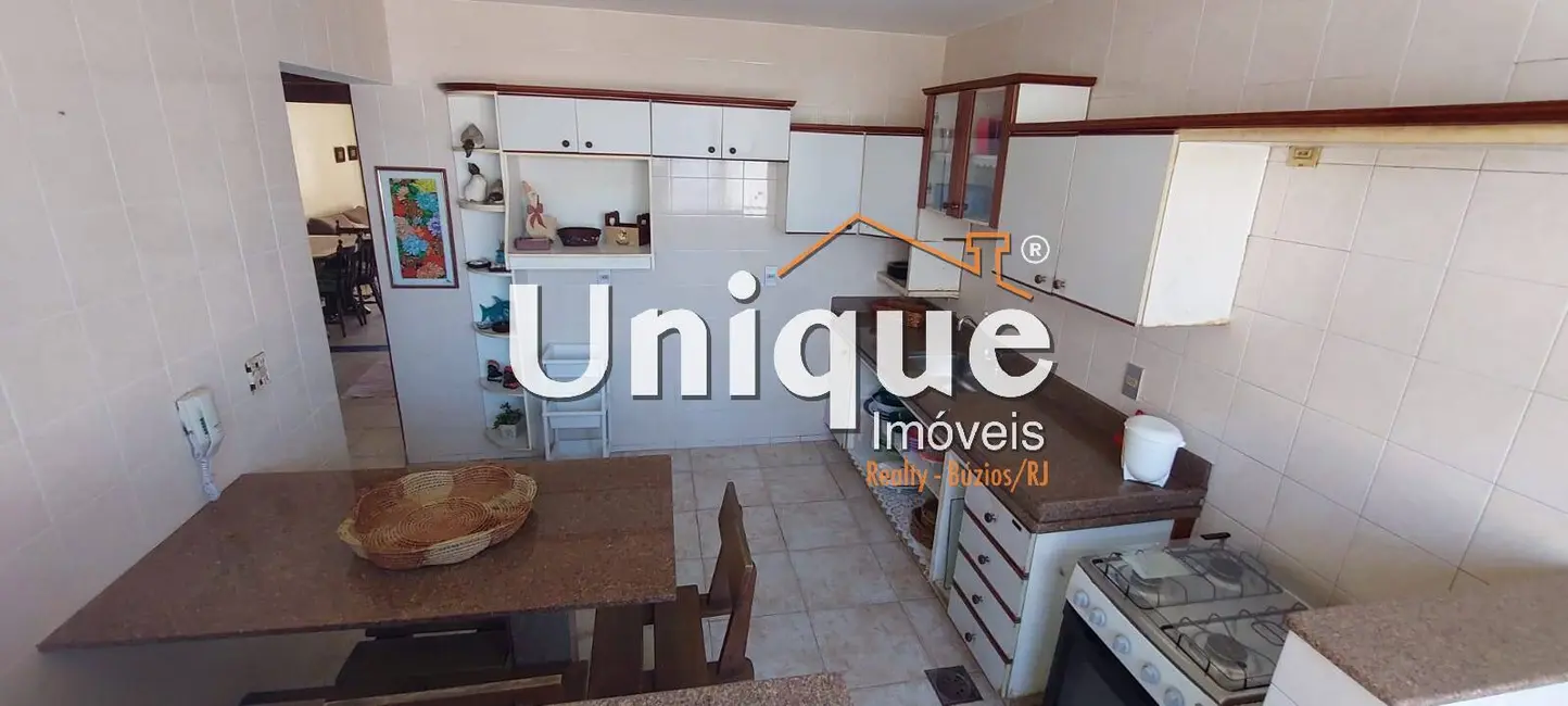 Foto 2 de Apartamento com 3 quartos à venda, 130m2 em Centro, Cabo Frio - RJ