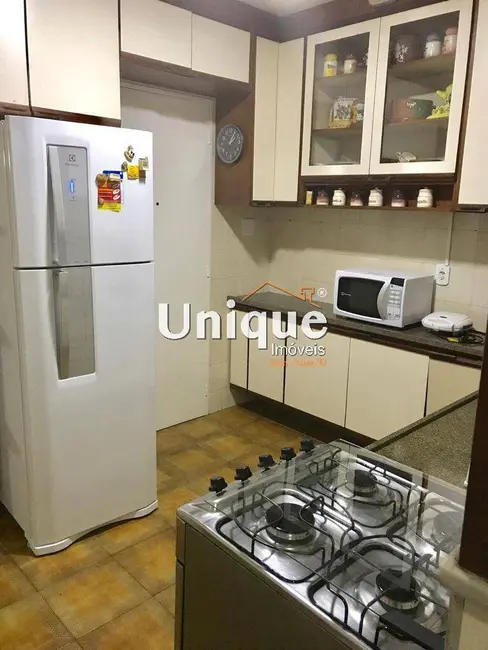 Apartamento com 3 quartos à venda, 160m2 em Centro, Cabo Frio - RJ - imagem 8 Foto 8 de Apartamento com 3 quartos à venda, 160m2 em Centro, Cabo Frio - RJ